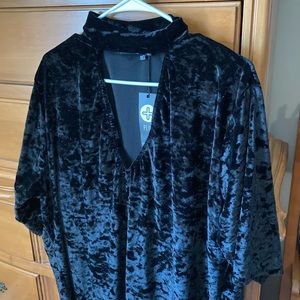 boohoo+ Velvet Choker Top